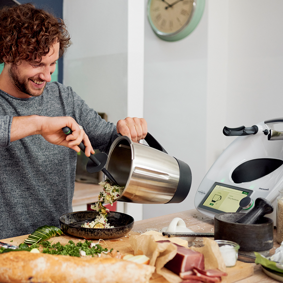 Thermomix presenta la TM6, su nuevo robot de cocina con cocina