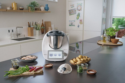 Die neue Thermomix® Welle jetzt mit Peeler: Kartoffelschalen entfernen in nur vier Minuten