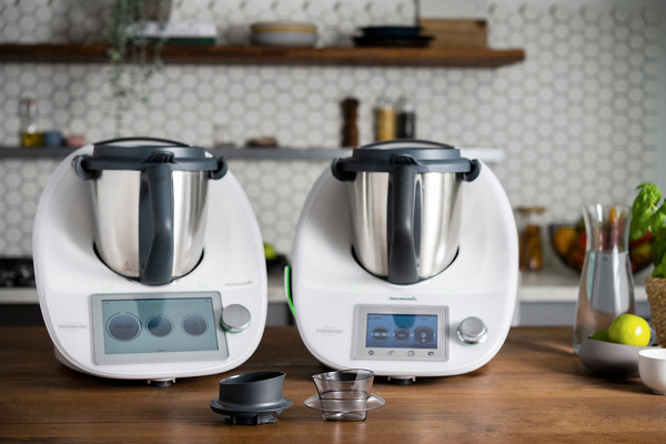 thermomix tm6 tm5 two lids in focus